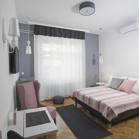 Dóm Apartman Szeged Exterior foto